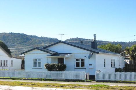 Photo of property in 165 High Street, Greymouth, 7805