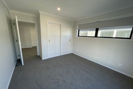 Photo of property in 18 Koreke Close, Kenepuru, Porirua, 5022