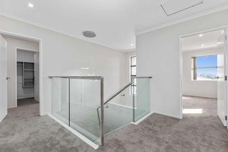 Photo of property in 79a Russell Road, Manurewa, Auckland, 2102