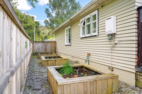 Photo of property in 2 Holdsworth Avenue, Trentham, Upper Hutt, 5018
