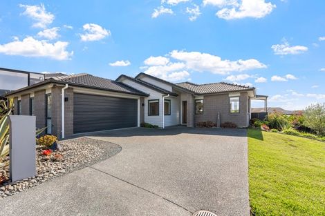 Photo of property in 23 Woodridge Drive, Stanmore Bay, Whangaparaoa, 0932