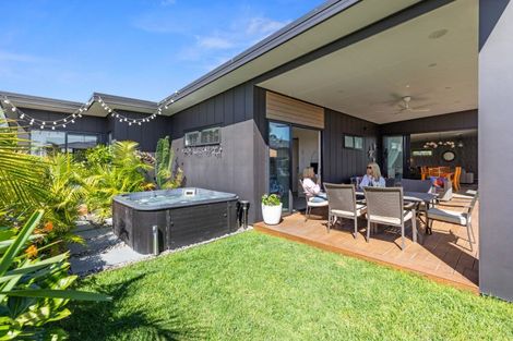 Photo of property in 99 The Boulevard, Papamoa Beach, Papamoa, 3118