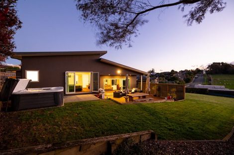 Photo of property in 15 Lionel Place, Mapua, 7005