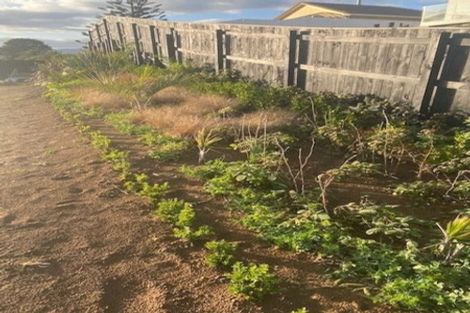 Photo of property in 55 Seagrass Place, Otaki Beach, Otaki, 5512