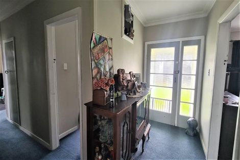 Photo of property in 10 Tennyson Street, Opunake, 4616