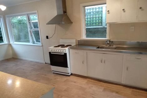 Photo of property in 88 Newlands Road, Newlands, Wellington, 6037