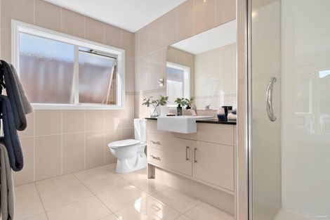 Photo of property in 15 Kouras Place, Flat Bush, Auckland, 2016