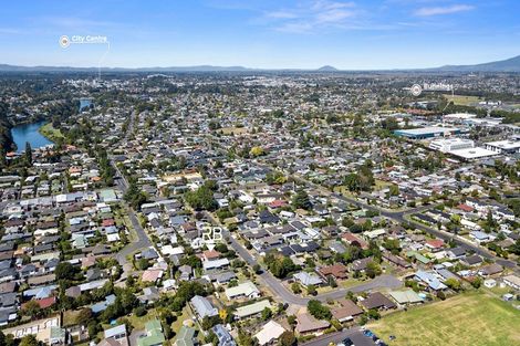 Photo of property in 14 Dover Road, St Andrews, Hamilton, 3200