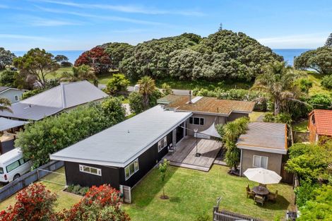Photo of property in 18 Moana Road, Okitu, Gisborne, 4010