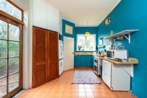 Photo of property in 10 Edge Hill, Mount Victoria, Wellington, 6011