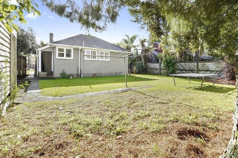 Photo of property in 6 Watts Crescent, Hamilton East, Hamilton, 3216