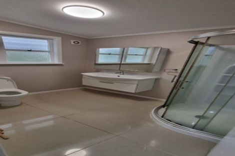 Photo of property in 124 Browns Bay Road, Rothesay Bay, Auckland, 0630