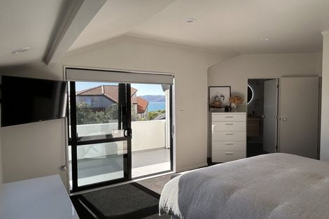 Photo of property in 8 Countess Close, Maupuia, Wellington, 6022