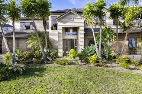 Photo of property in 1 Seresin Crescent, Flat Bush, Auckland, 2016