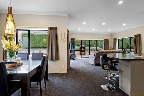 Photo of property in 17 Gifford Grove, Churton Park, Wellington, 6037