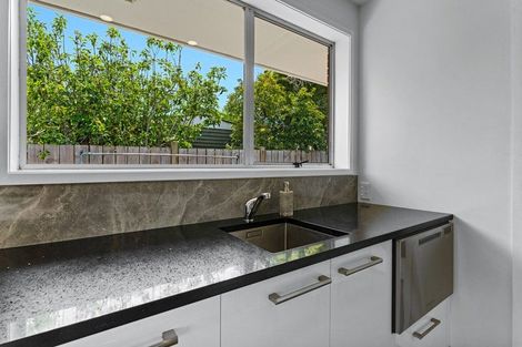 Photo of property in 1/56 Sunnynook Road, Sunnynook, Auckland, 0620