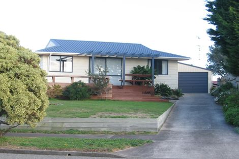 Photo of property in 12 Hastings Street, Waikanae Beach, Waikanae, 5036