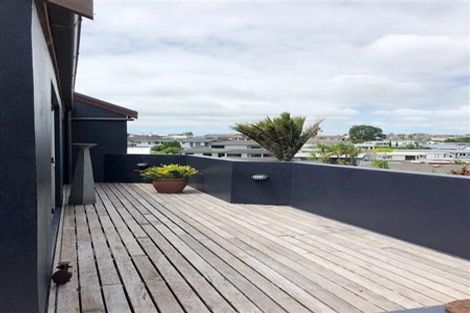 Photo of property in 8 Whitcombe Road, Bucklands Beach, Auckland, 2012