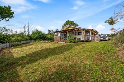 Photo of property in 62 Harmel Road, Glendene, Auckland, 0602