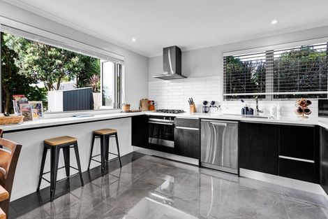 Photo of property in 3 Baring Terrace, Strandon, New Plymouth, 4312