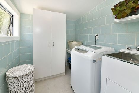 Photo of property in 333 South Head Road, South Head, Helensville, 0874