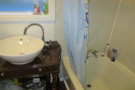 Photo of property in 42 Koe Street, Moana, 7872