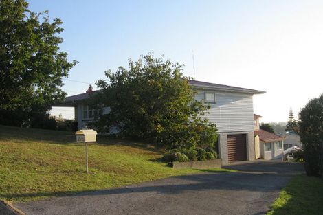 Photo of property in 1/5 Hall Road, Glenfield, Auckland, 0629