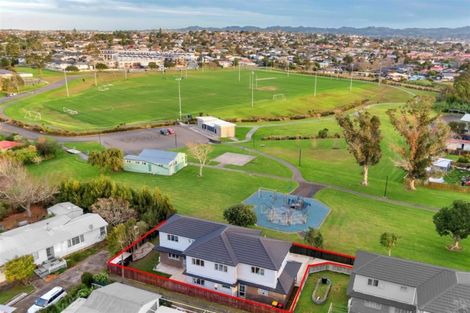 Photo of property in 28b Kirrie Avenue, Te Atatu South, Auckland, 0610