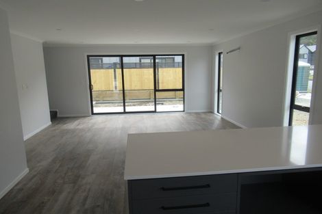 Photo of property in 28 Dahl Drive, Wallaceville, Upper Hutt, 5018