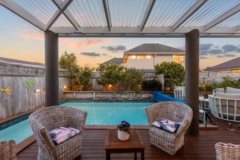 Photo of property in 1/66 Browns Bay Road, Rothesay Bay, Auckland, 0630