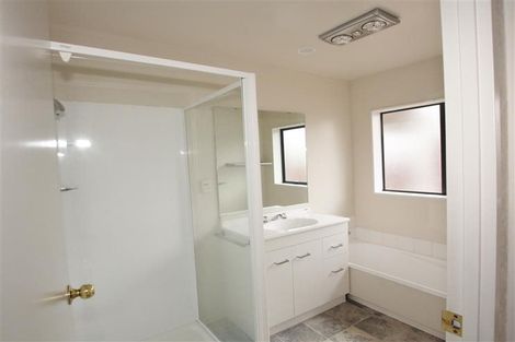 Photo of property in 26 Heathridge Place, Burswood, Auckland, 2013