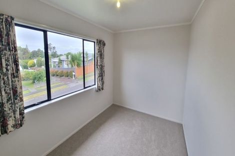 Photo of property in 4 Mayfair Place, Westown, New Plymouth, 4310