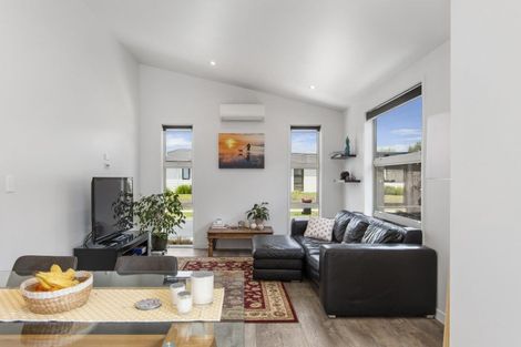 Photo of property in 28 Marion Crescent, Papamoa Beach, Papamoa, 3118