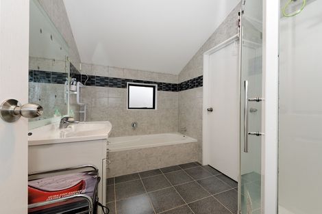 Photo of property in 40 Tiriwa Drive, Massey, Auckland, 0614