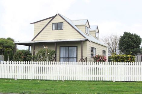 Photo of property in 11 Tauranga Place, Waitara, 4320