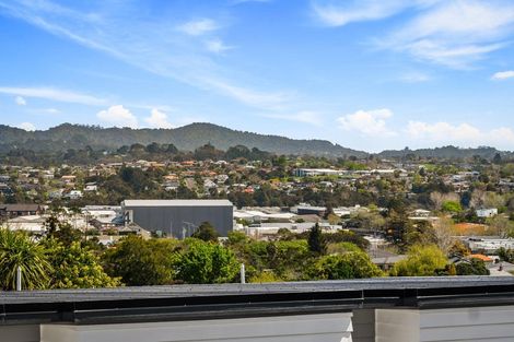 Photo of property in 4/6 South Pacific Place, Henderson, Auckland, 0612