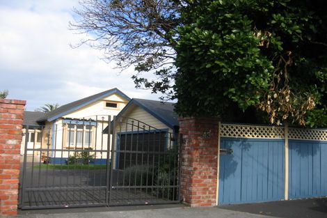 Photo of property in 43 Whites Line West, Woburn, Lower Hutt, 5010