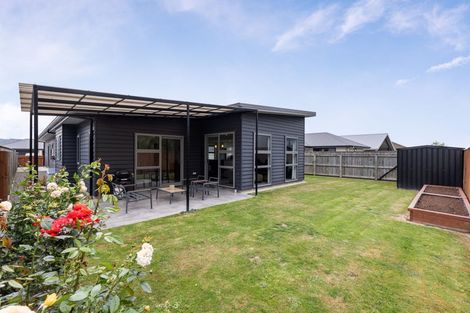 Photo of property in 12 Ivy Lane, Kelvin Grove, Palmerston North, 4414