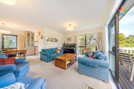 Photo of property in 42 Matuhi Street, Tirohanga, Lower Hutt, 5010