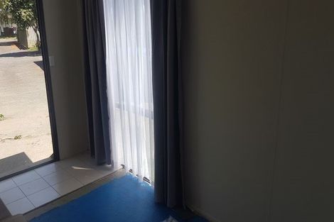 Photo of property in 5/15 Barneys Farm Road, Clendon Park, Auckland, 2103