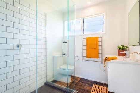 Photo of property in 18 Cassino Street, Bayswater, Auckland, 0622