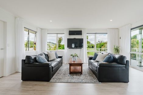 Photo of property in 100 Estuary View, Whangamata, 3620