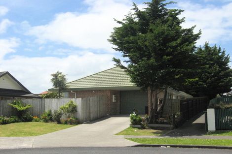 Photo of property in 2/27 Wai Iti Place, Clendon Park, Auckland, 2103