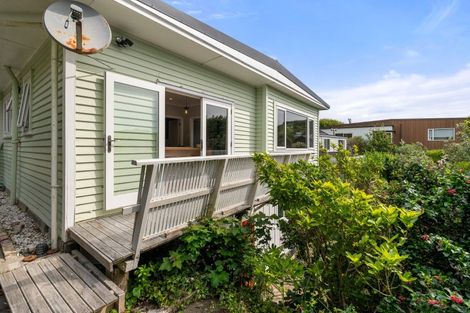 Photo of property in 16 Waru Street, Khandallah, Wellington, 6035