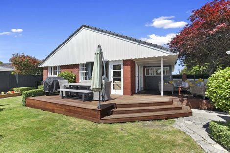 Photo of property in 35 Grahams Road, Ilam, Christchurch, 8041