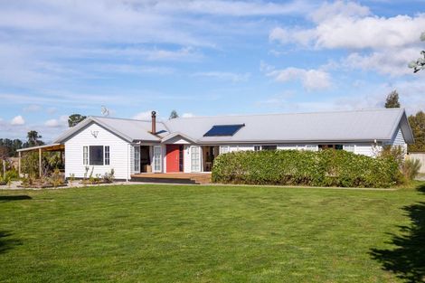 Photo of property in 31 Otawa Drive, West Taratahi, Masterton, 5887