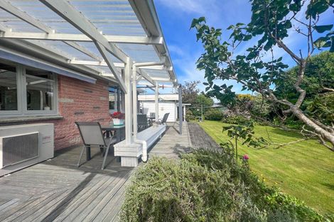 Photo of property in 1 Hughan Place, Carterton, 5713