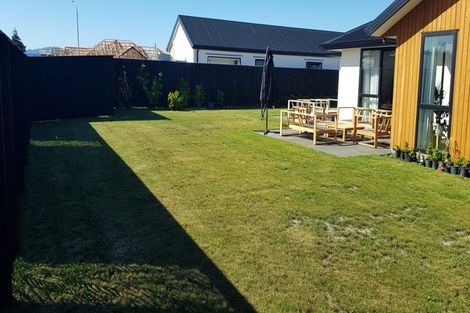 Photo of property in 12 Mccahon Drive, Rangiora, 7400