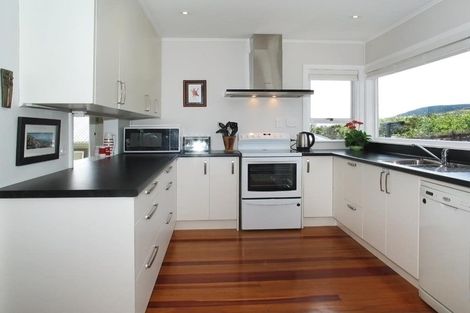 Photo of property in 59 Redwood Avenue, Tawa, Wellington, 5028