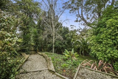 Photo of property in 20 Collingwood Road, Waiuku, 2123